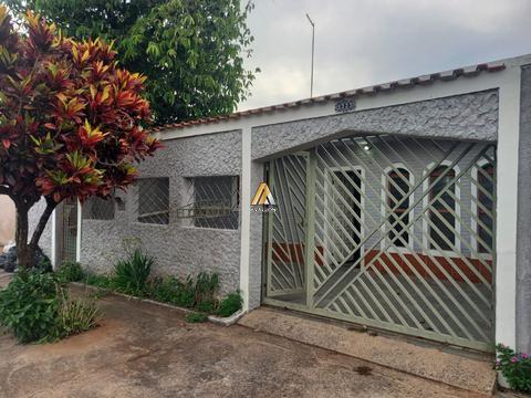 Casa à venda em Hortolândia, Jardim Amanda I, com 3 quartos, com 130 m²